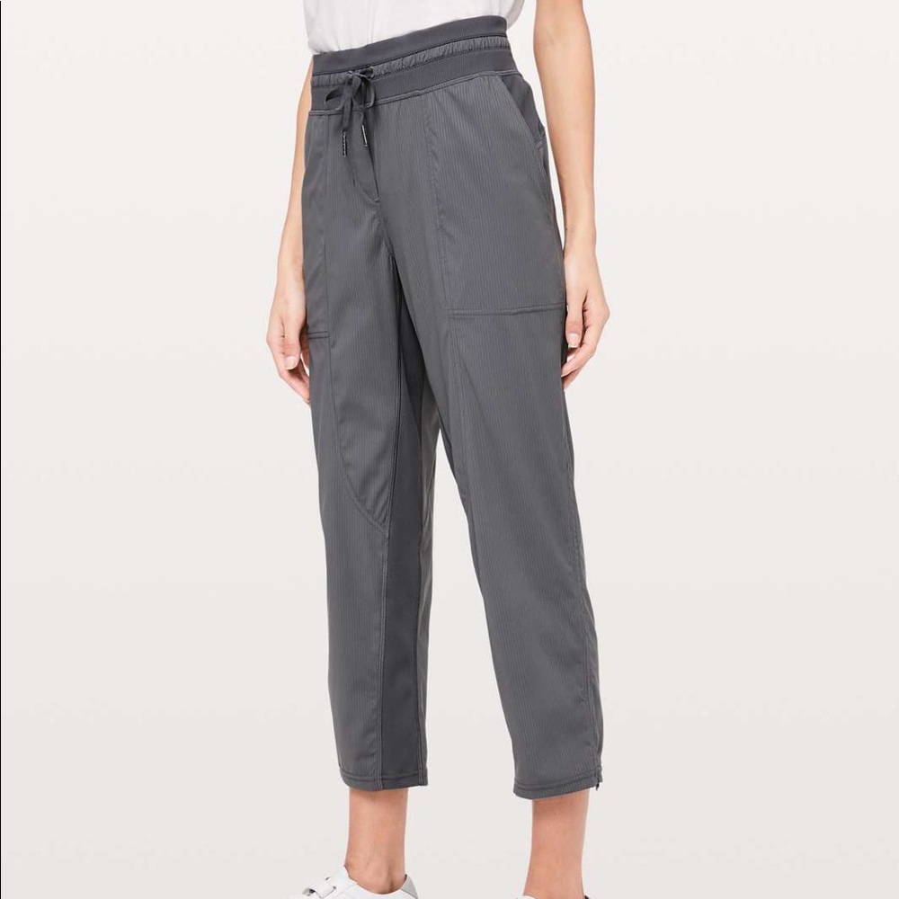 Lululemon dance studio crop gray size 8